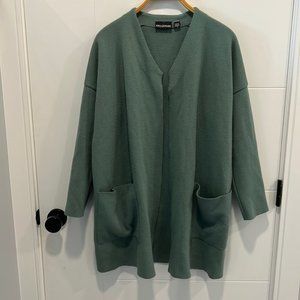 Nina Leonard green sweater size large